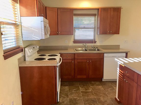 4th image of 930 Pioneer Way