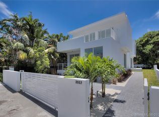 2053 N Bay Rd, Miami Beach, FL 33140