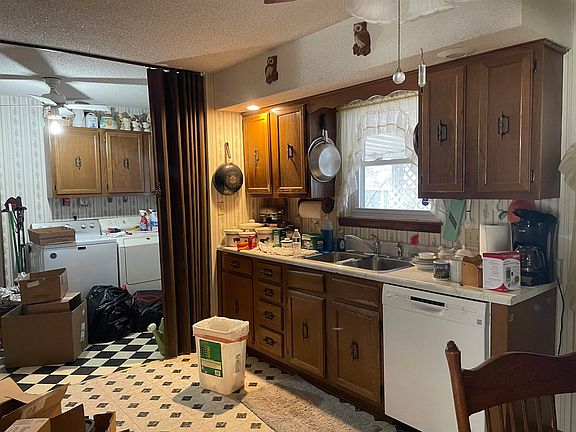 5th image of 1506 N Park St