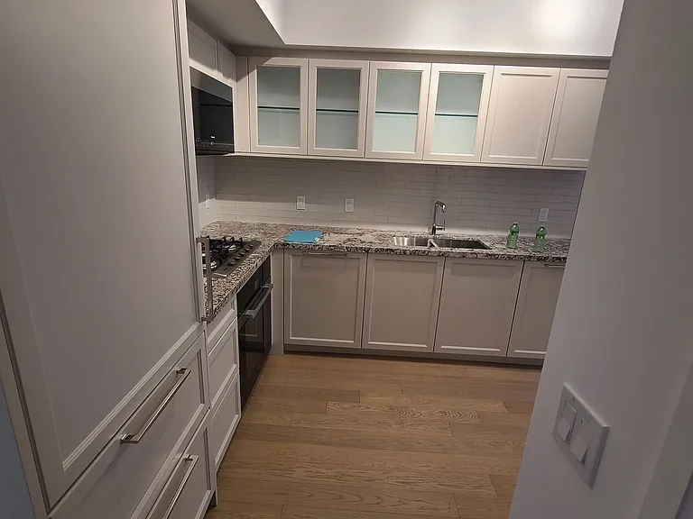 505 Glencairn Ave #201 — Photo 7