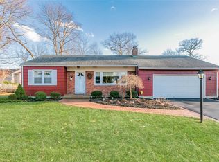 72 Columbus Ave, Smithtown, NY 11787