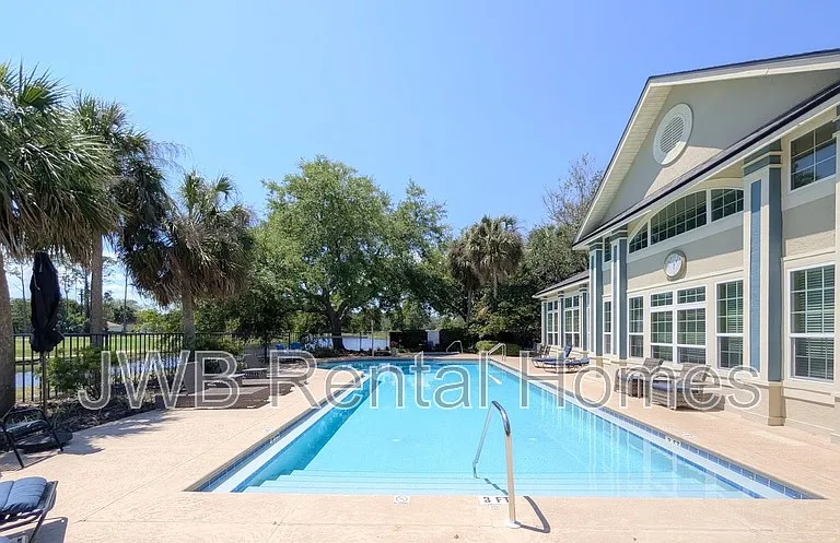 13700 Richmond Park Dr N #1002 — Photo 1