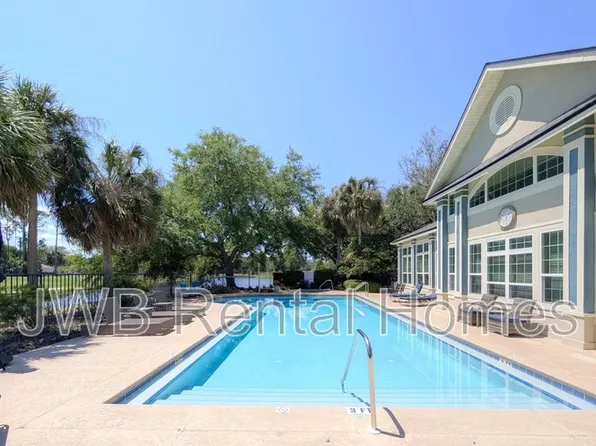 13700 Richmond Park Dr N, Jacksonville, FL