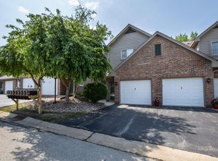 18575 Brookfield Lake Dr, Brookfield, WI 53045