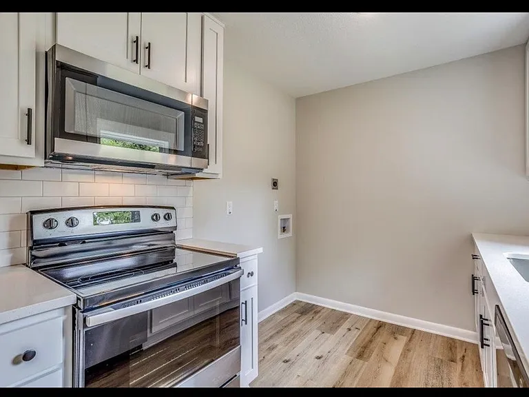 1139 E Crowley St — Photo 6