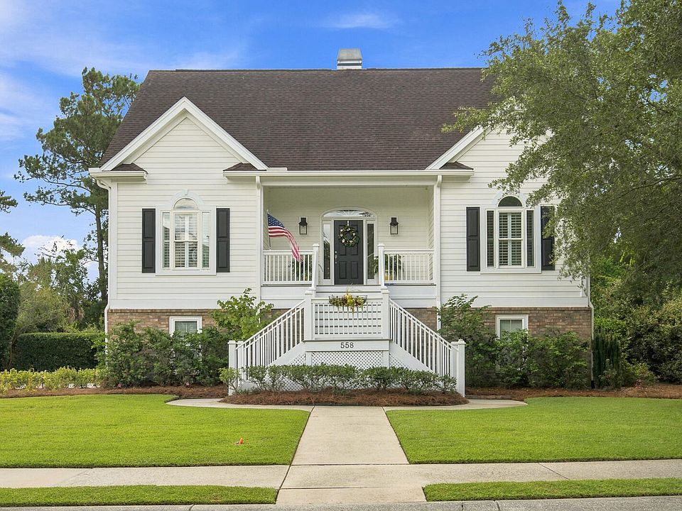 1st image of 558 Island Walk E