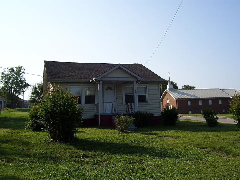 748 E Lincoln Rd