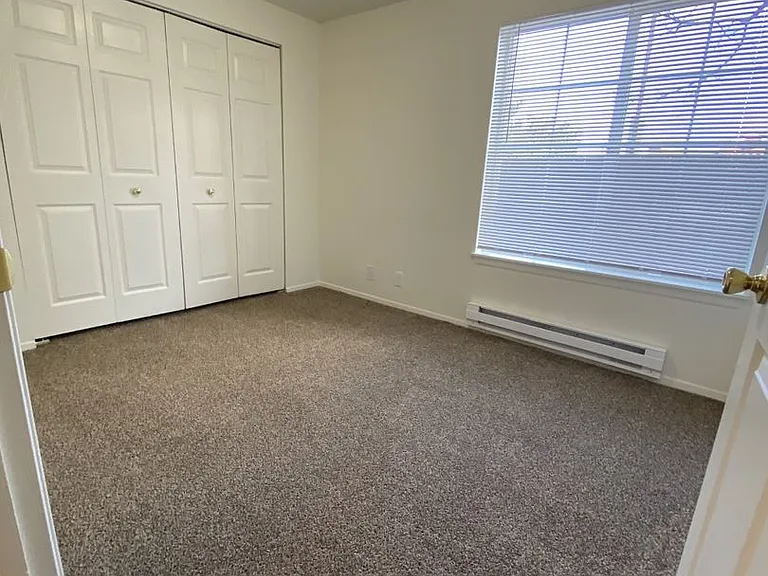 1428 N Raymond St — Photo 12