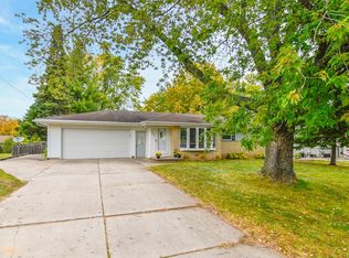 1640 View Ln, Green Bay, WI 54313