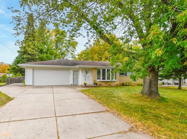 1640 View Ln, Green Bay, WI 54313