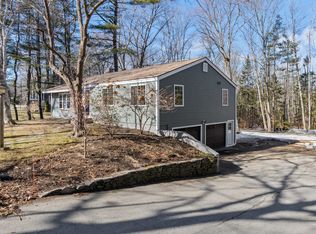 7 Maple Ln, Cape Elizabeth, ME 04107