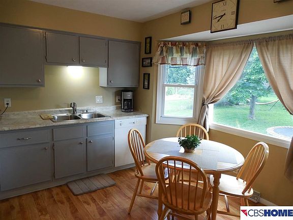 2nd image of 1006 Somerset Dr