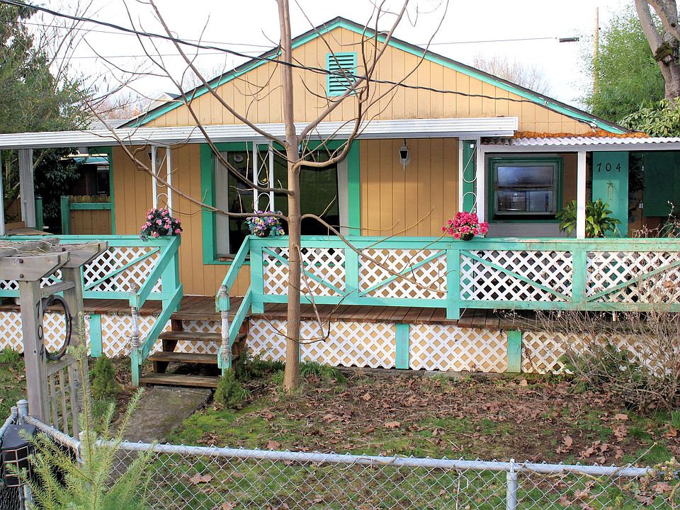 1st image of 704 W McLoughlin Blvd