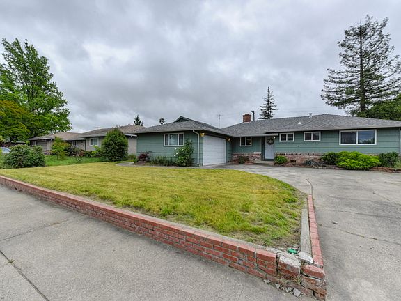 4th image of 2166 Sarazen Ave