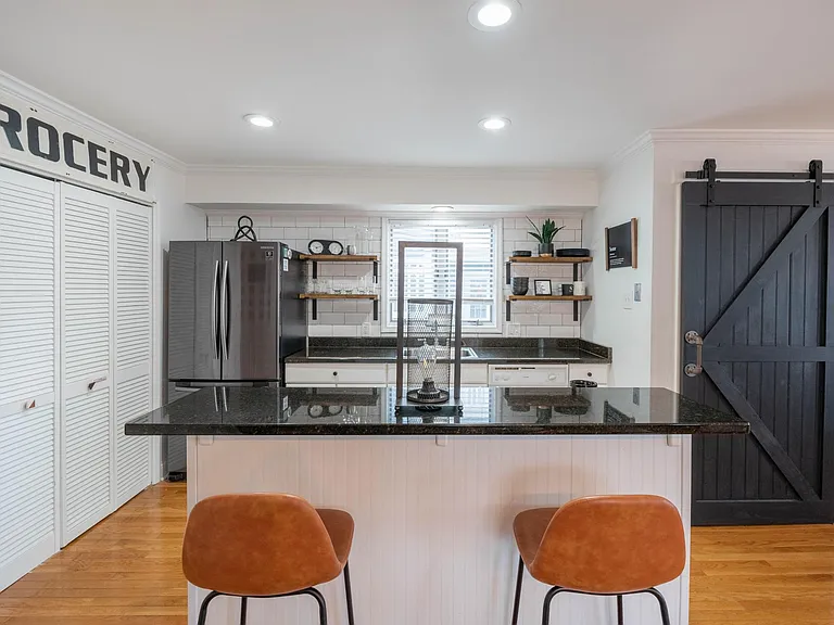 642 W Pine Ave #2 — Photo 5