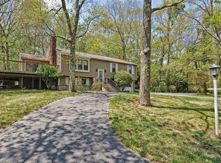 10 Forest St, Douglas, MA 01516