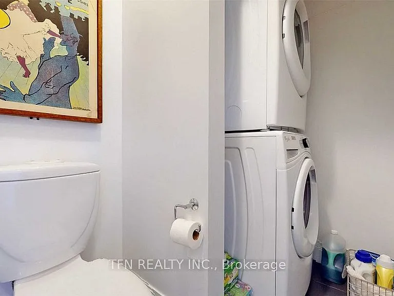 2191 Yonge St #4101 — Photo 11