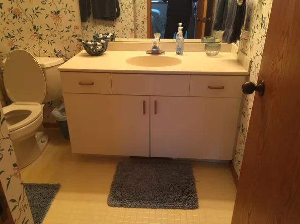 700 Front St APT 73, Boyne City, MI 49712