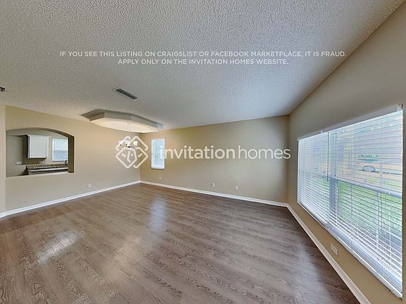 4th image of 395 Oak Springs Ct