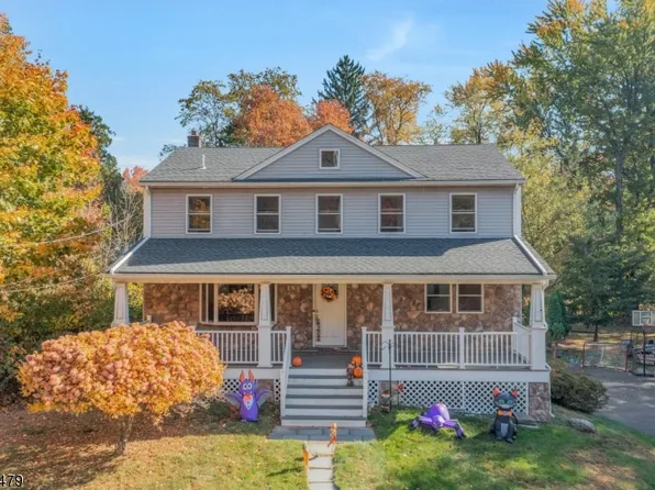 89 Chestnut St, Allendale Boro, NJ 07401