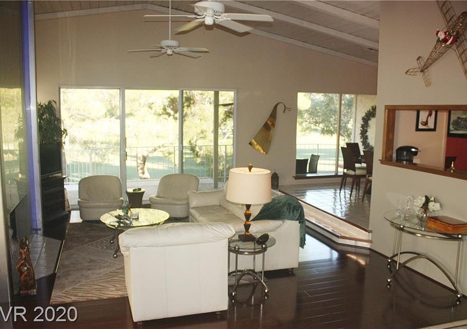 1st image of 2851 Queens Courtyard Dr