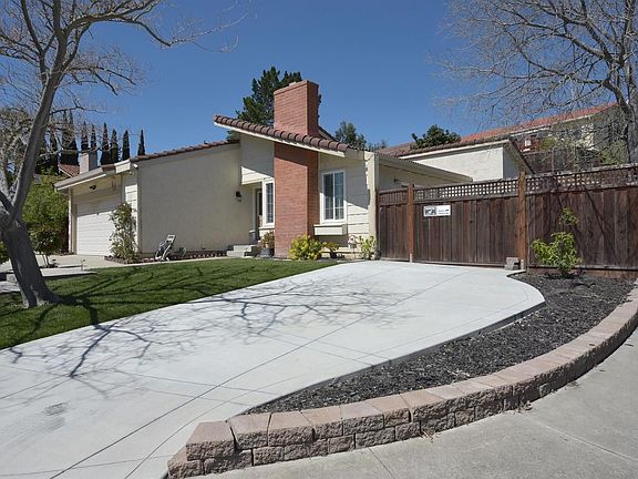3rd image of 673 Giraudo Dr