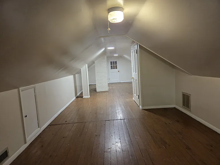 360 Jefferson Dr — Photo 9