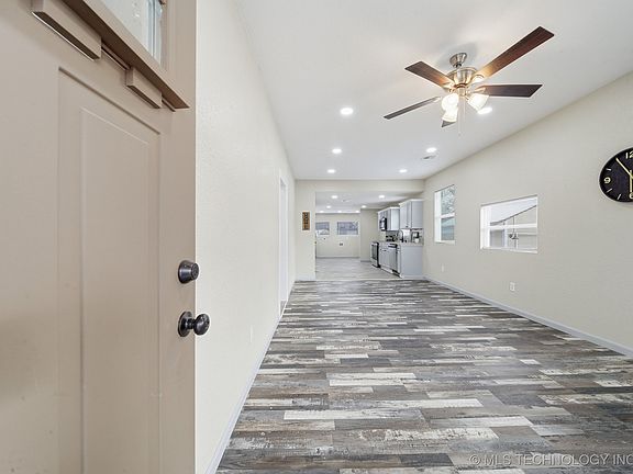 3rd image of 322 N 9th St