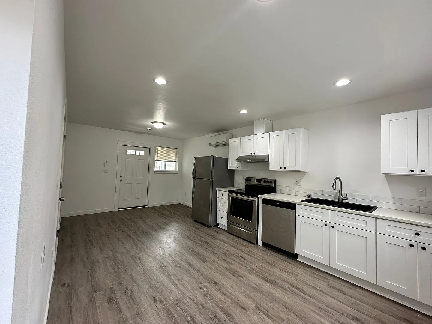 Newly Remodeled 4-Bedroom, 3-Bath Home Near OSU! — Photo 3