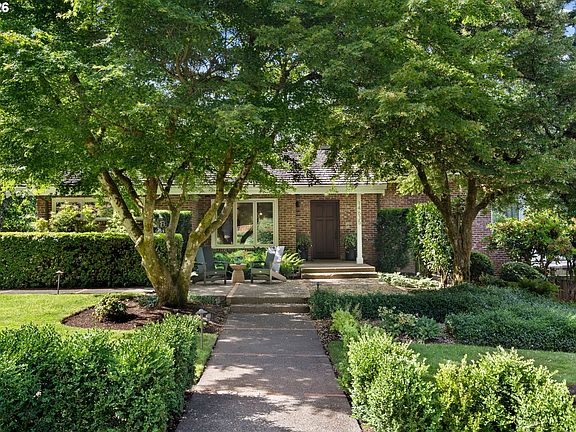 3rd image of 14635 Uplands Dr