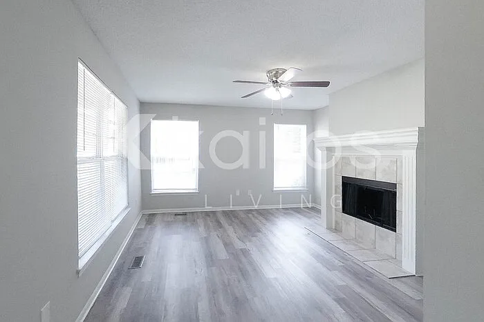 4415 The Paseo Blvd — Photo 4
