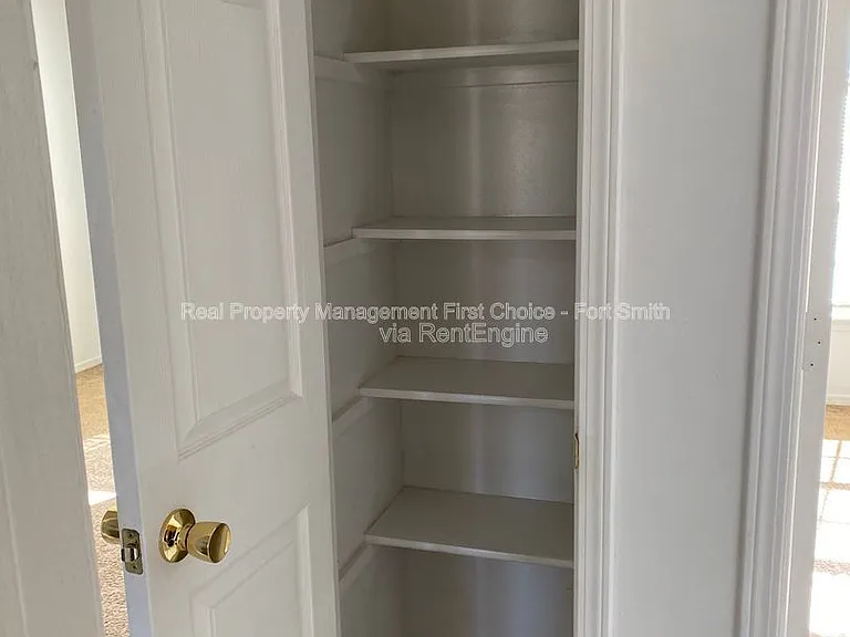 3505 Ridgeway Dr — Photo 9