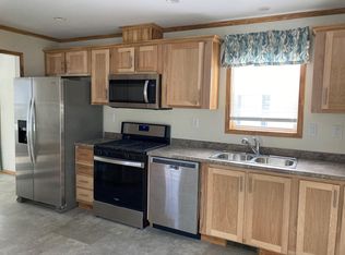 1 Breckenridge Dr, Selkirk, NY 12158
