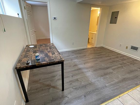 5th image of 1109 Rockland Ave #1R