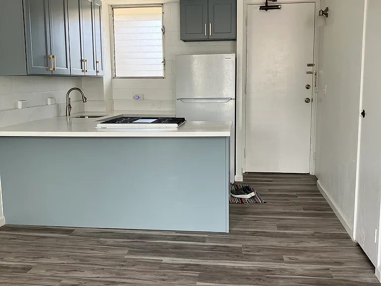 1403 Makiki St — Photo 1