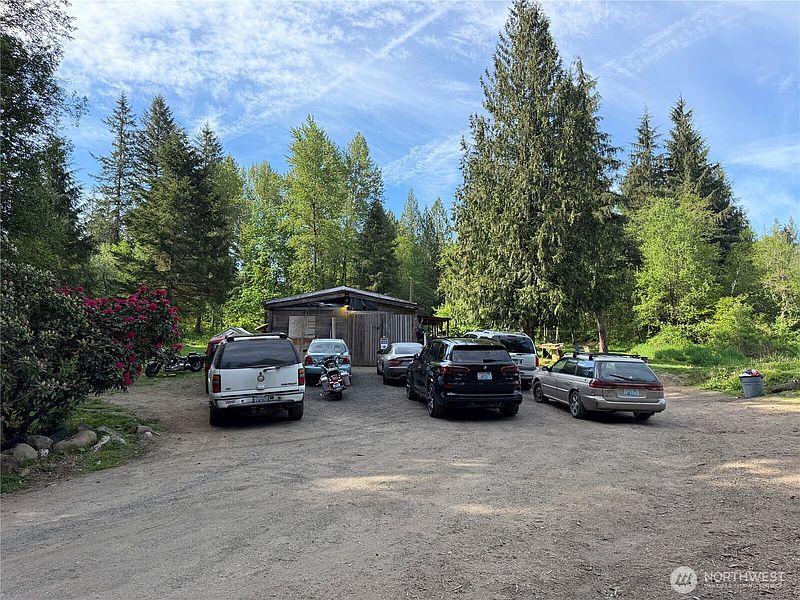 3rd image of 15607 NE Kelly Road