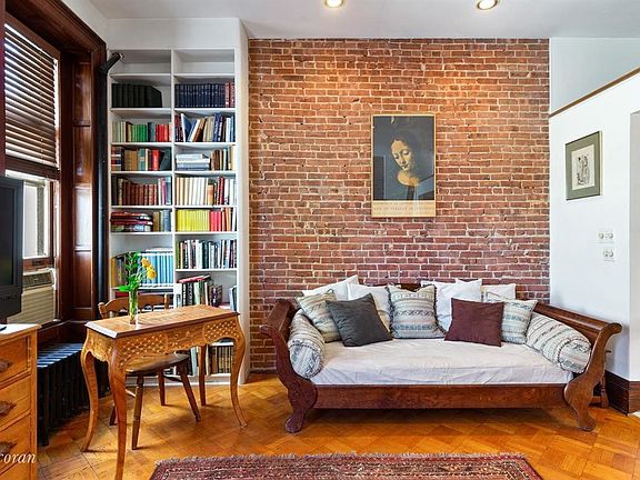 2nd image of 344 W 89th St APT 2A