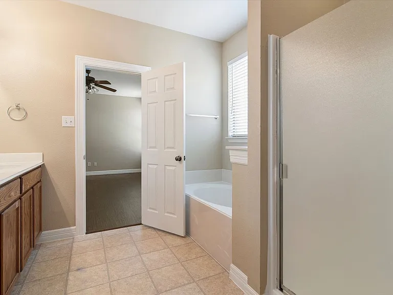4621 Brighton Dr — Photo 16