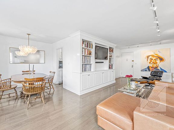 3rd image of 201 E 36th St APT 19B