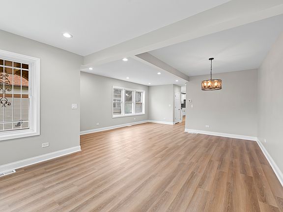 5th image of 1653 W 92nd St