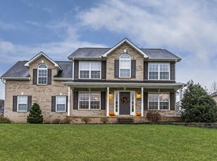 3143 Champions Trail Ln, Knoxville, TN 37931