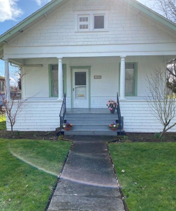 1st image of 109 W 31st St