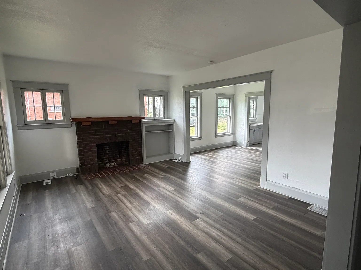 3 bed, $1,300 — Photo 1