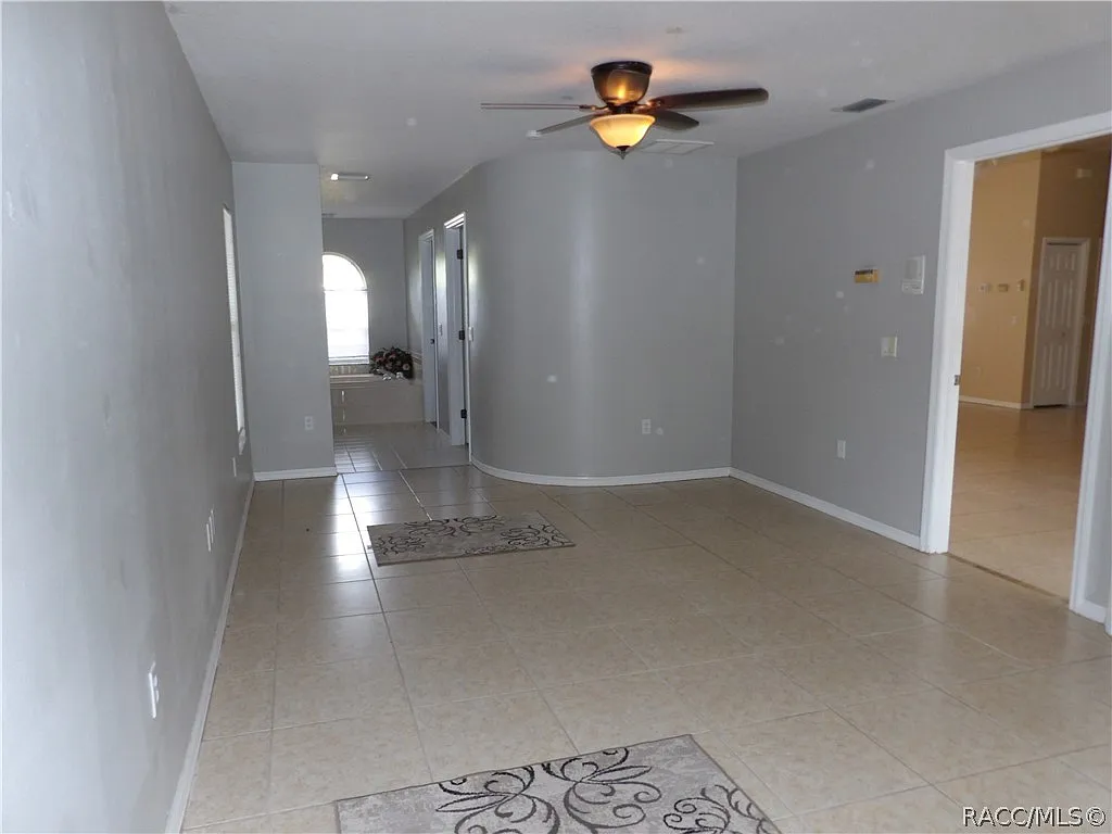 3 bed, 3509 sqft, $1,850 — Photo 3
