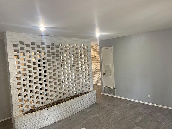 3rd image of 4003 Skylark Ave