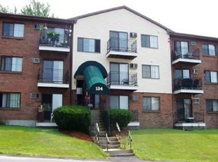 134 Mammoth Rd APT 29, Hooksett, NH 03106