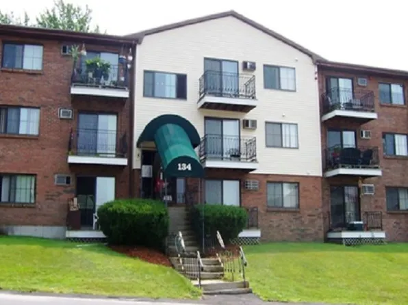 134 Mammoth Rd APT 29, Hooksett, NH 03106