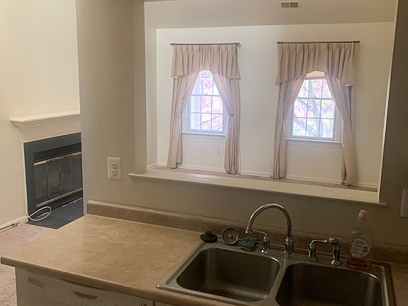 5th image of 20521 Shadyside Way #8-1