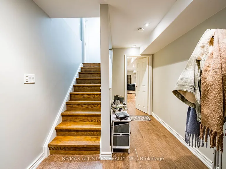 129 Win Timbers Cres — Photo 7