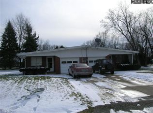423-425 Oak Manor Ave NE, Massillon, OH 44646